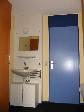 Cliquer ici pour agrandir la photo de la chambre 410 - évier + garde-robe